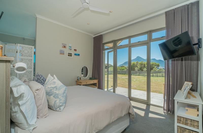 3 Bedroom Property for Sale in Lake Michelle Western Cape